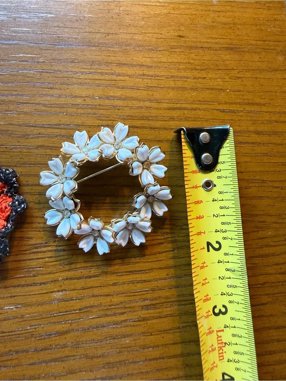Vintage White Floral Wreath Brooch Rhinestone Gold Tone Mid Century